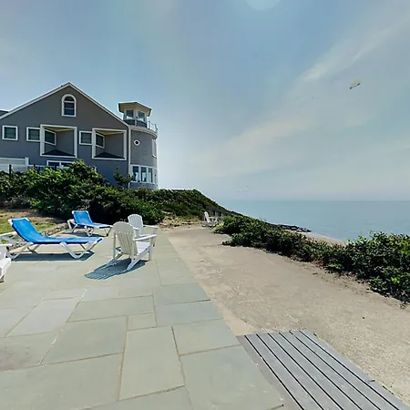 Immaculate Beach Condo